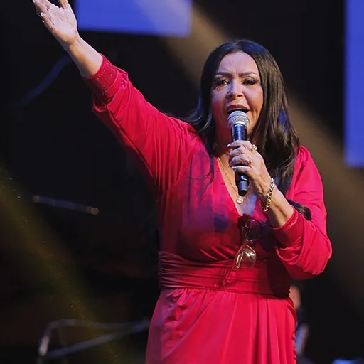 Shirley Carvalhaes