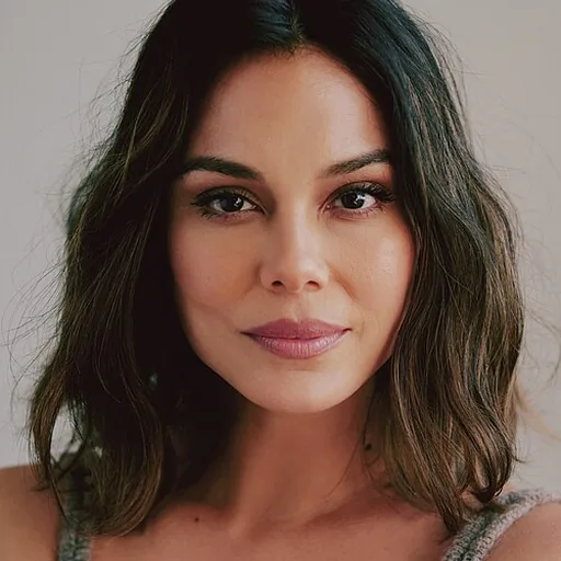 Nathalie Kelley