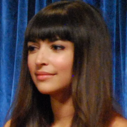 Hannah Simone
