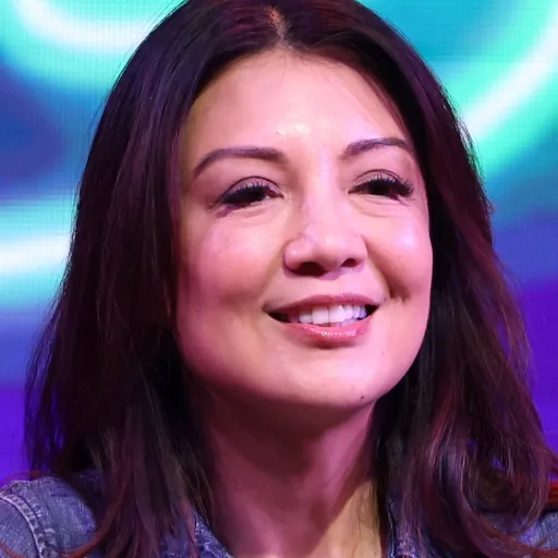 Ming-Na Wen