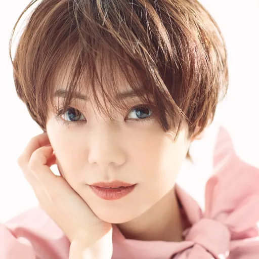 Kana Kurashina