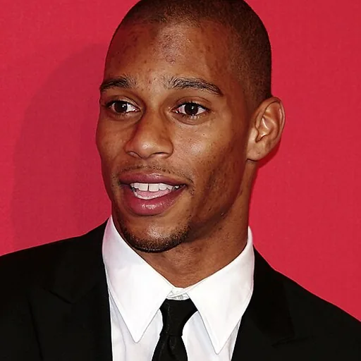 Victor Cruz