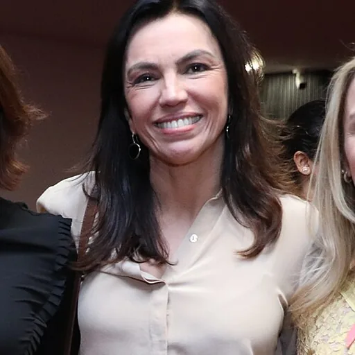 Ana Paula Araújo