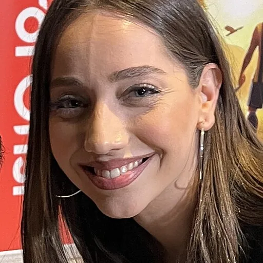 Özge Özacar